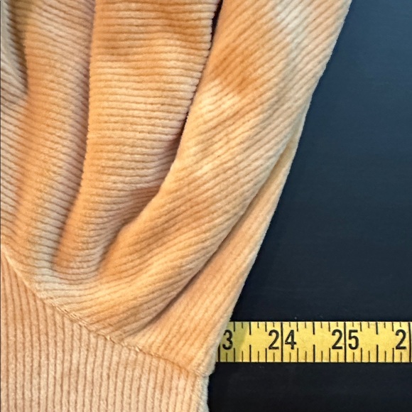 EUC New York & Company Tan lounge Velour Stretchy Crew Neck Top - Picture 2 of 6